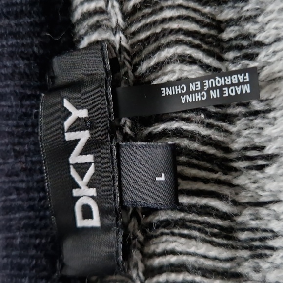 Sweater and capri as a set. - Picture 5 of 11